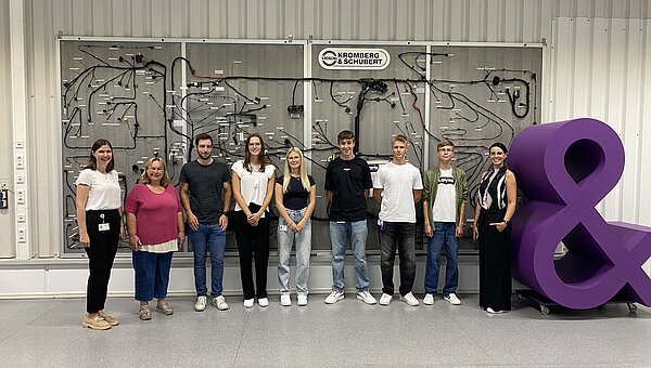 The new trainees of the plant Abensberg.
